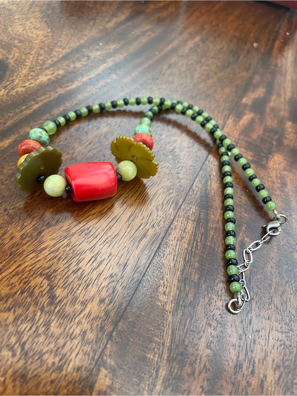 Vintage Grandmother’s Button Handmade Acenturine Red Coral Beaded Necklace - Picture 3 of 3